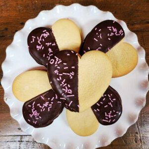 Valentine's Day Shortbread Cream Pie